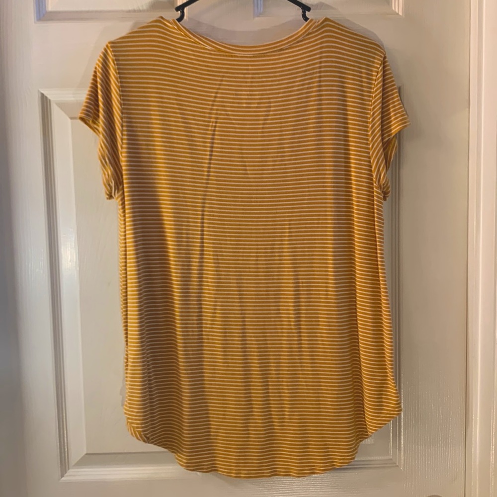 AMERICAN EAGLE OUTFITTERS Mustard Yellow Favorite T shirt Top - Picture 6 of 10